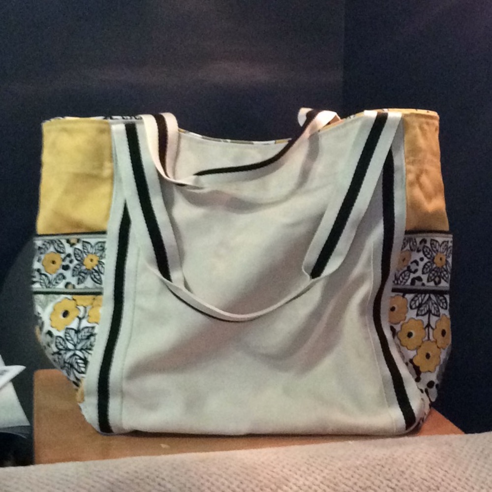 Vera Bradley tote